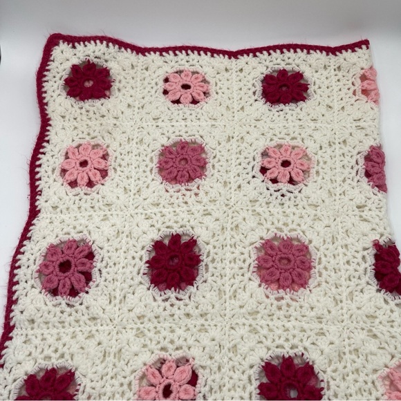 White and Pink Hand Crocheted Throw Blanket Granny Squares 46x34 Baby Lap Afghan - Picture 4 of 7
